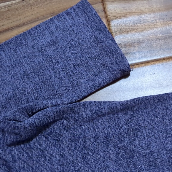 Wilfred free cropped off the shoulder top. Size small. Purple. - Picture 4 of 4